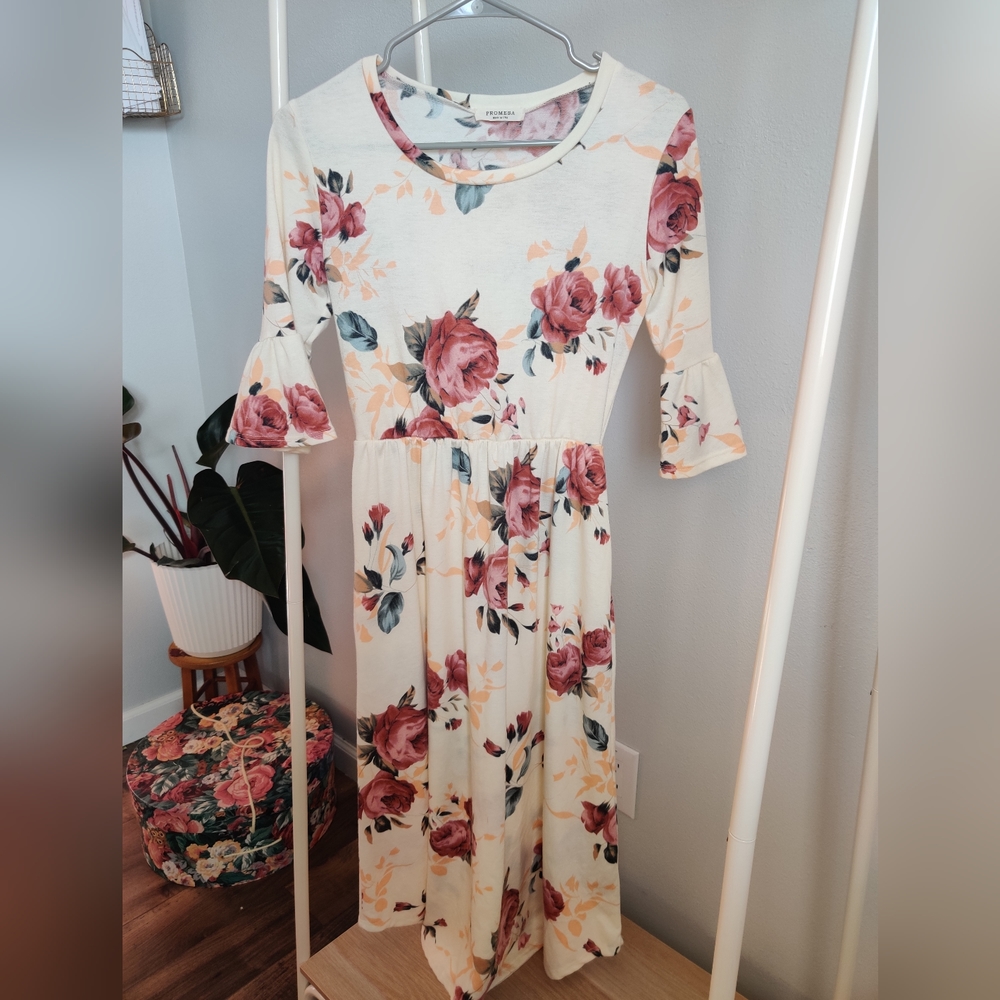 Promesa like new floral dress
